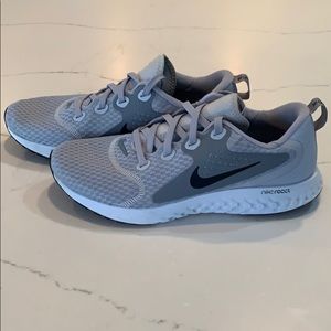 Nike React Running Shoes Wns Sz 9.5 Wolf Grey